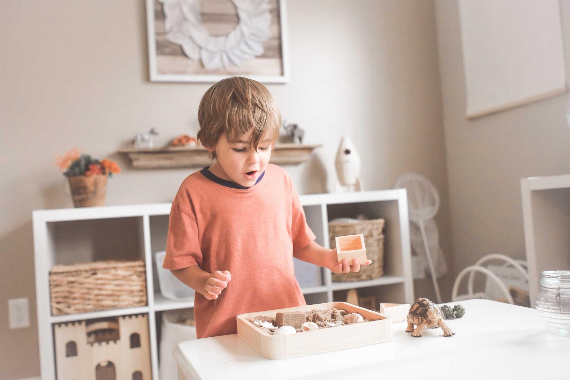 Jak urządzić minimalistyczny pokój dla dziecka?